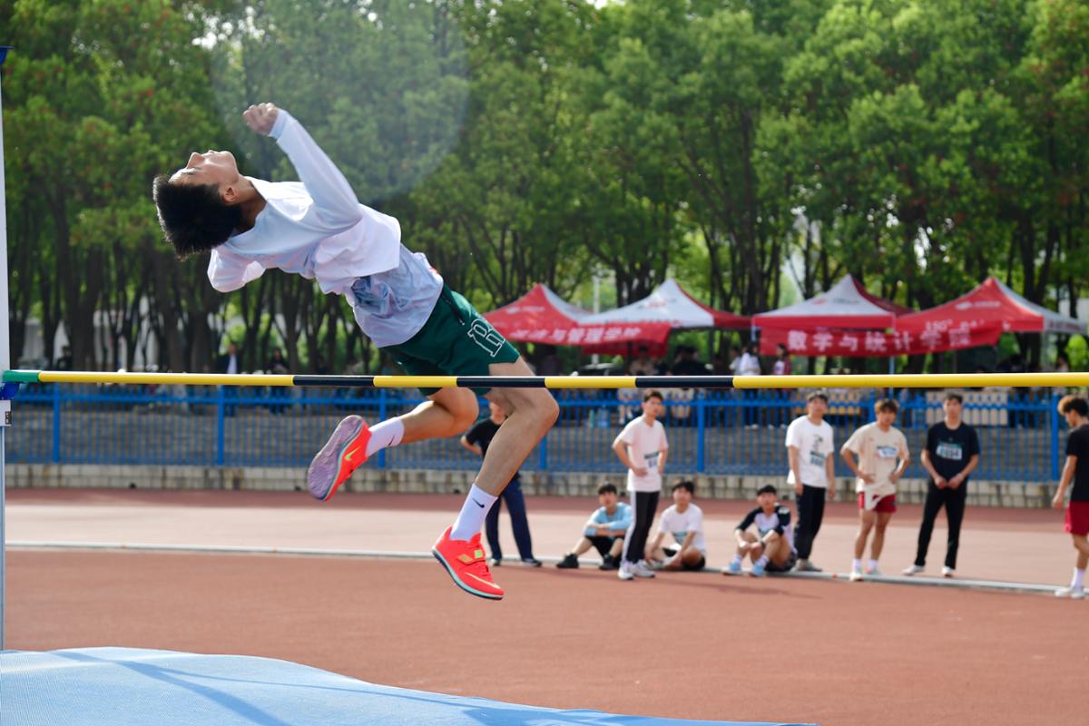 12运动会现场.JPG
