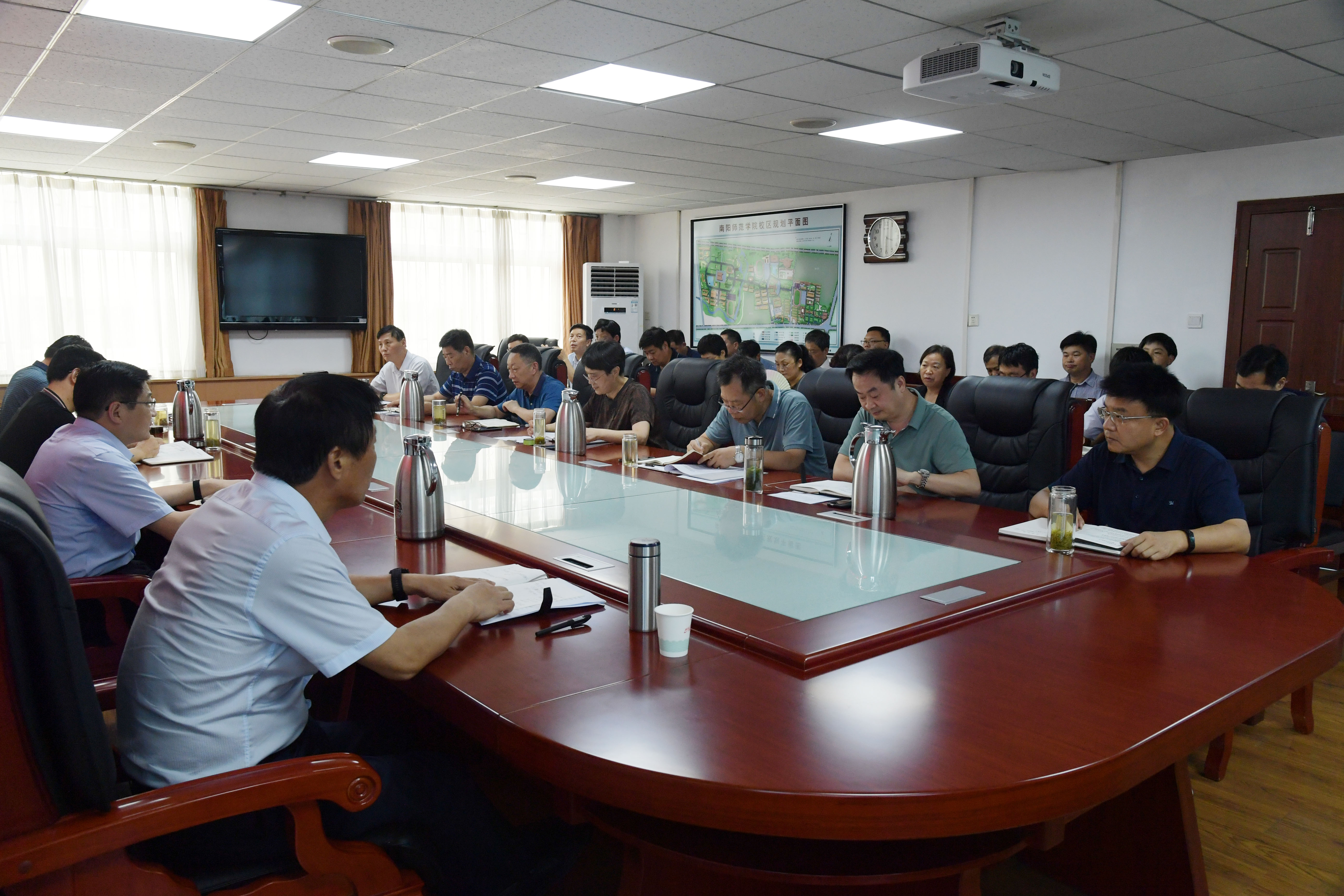 2.会议现场.JPG