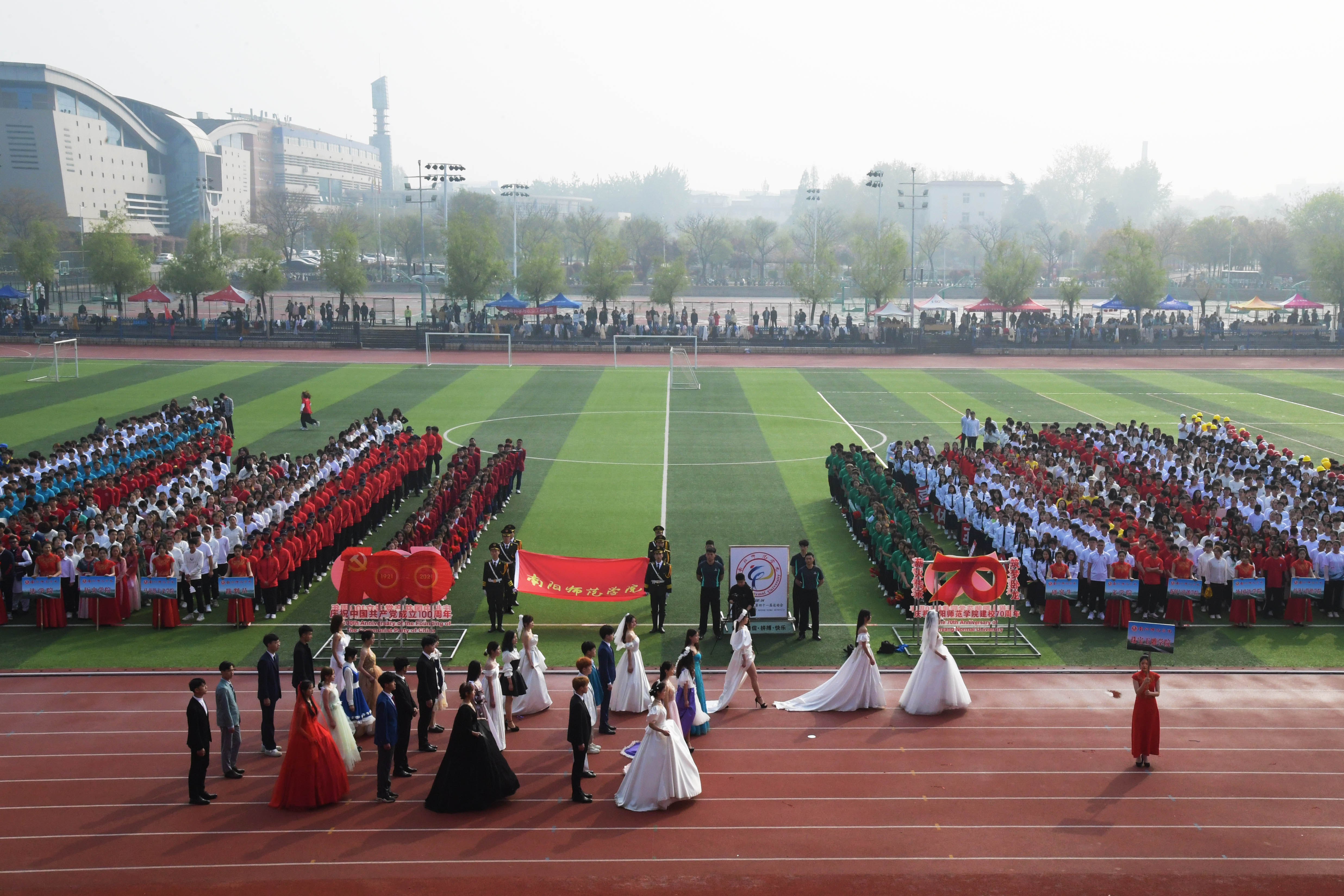 5珠宝玉雕学院《服装秀》.JPG