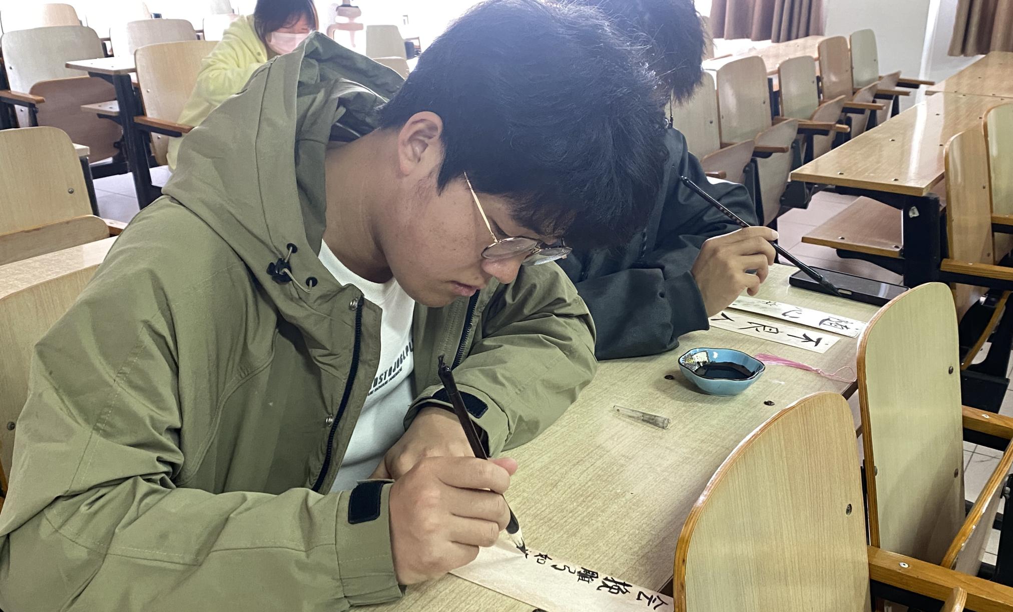 卧龙国学社 (2).png