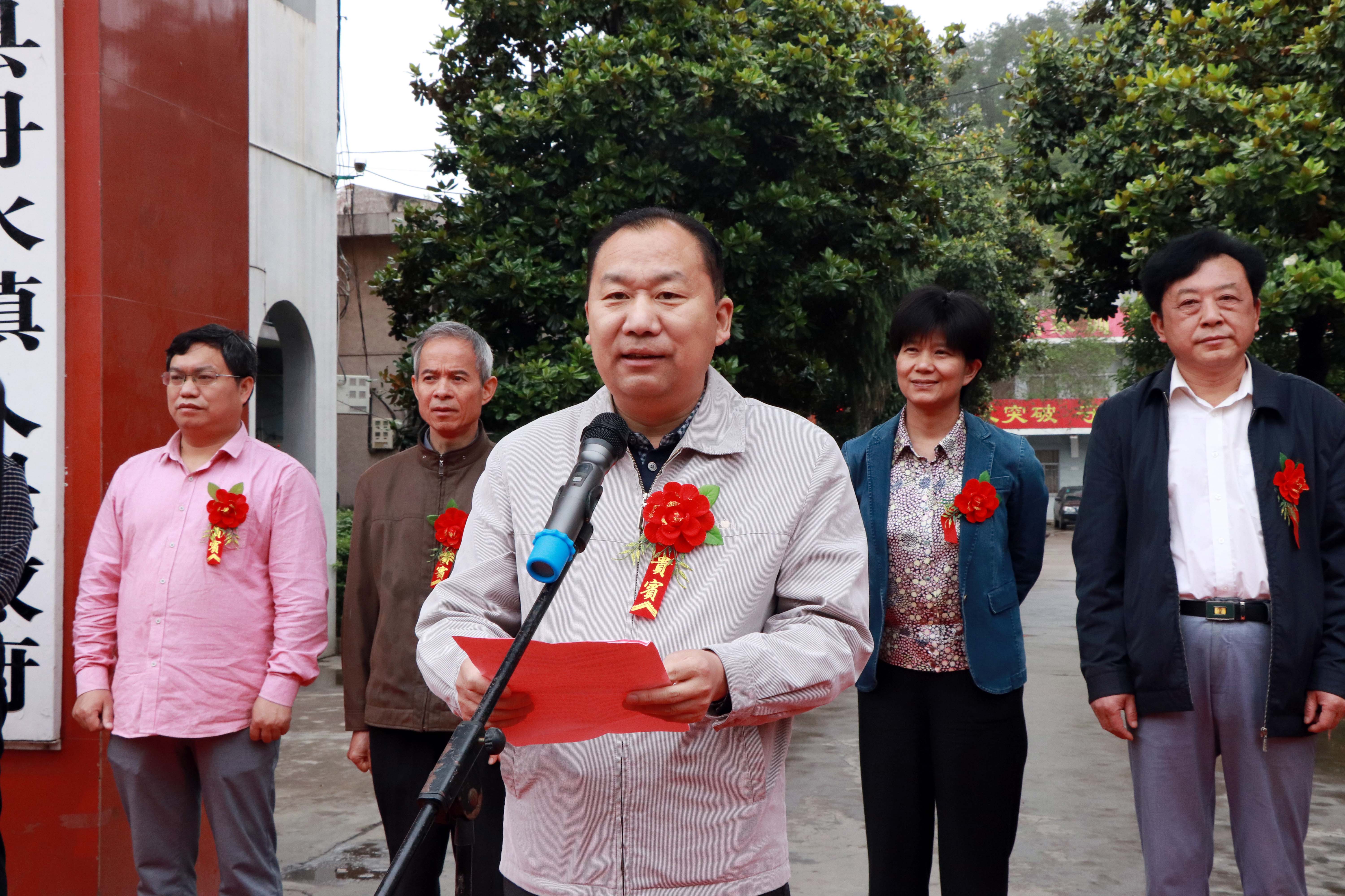 2西峡县委副书记、县长周华锋致辞.JPG