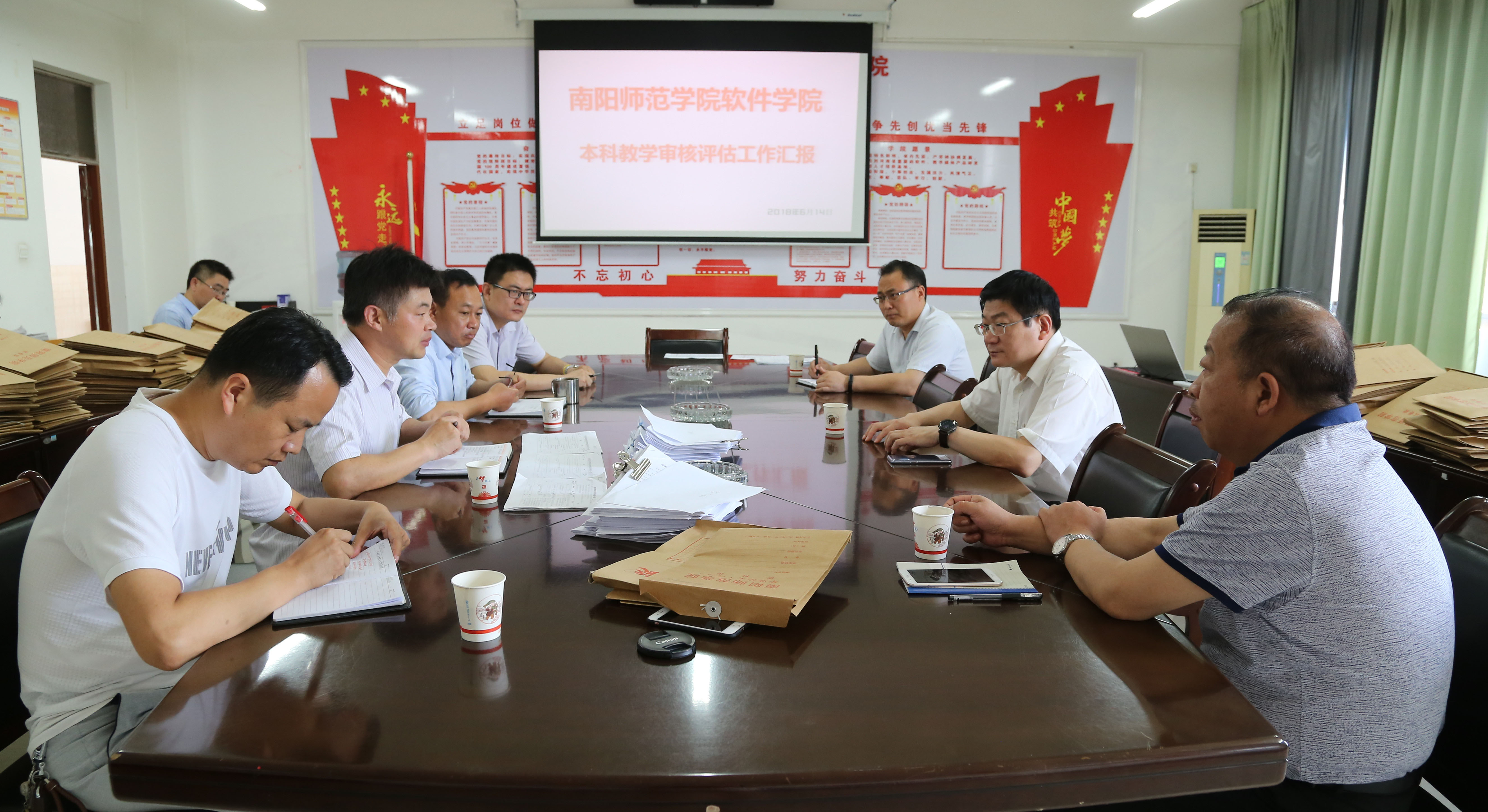 1校长卢志文深入软件学院检查指导审核评估工作.JPG
