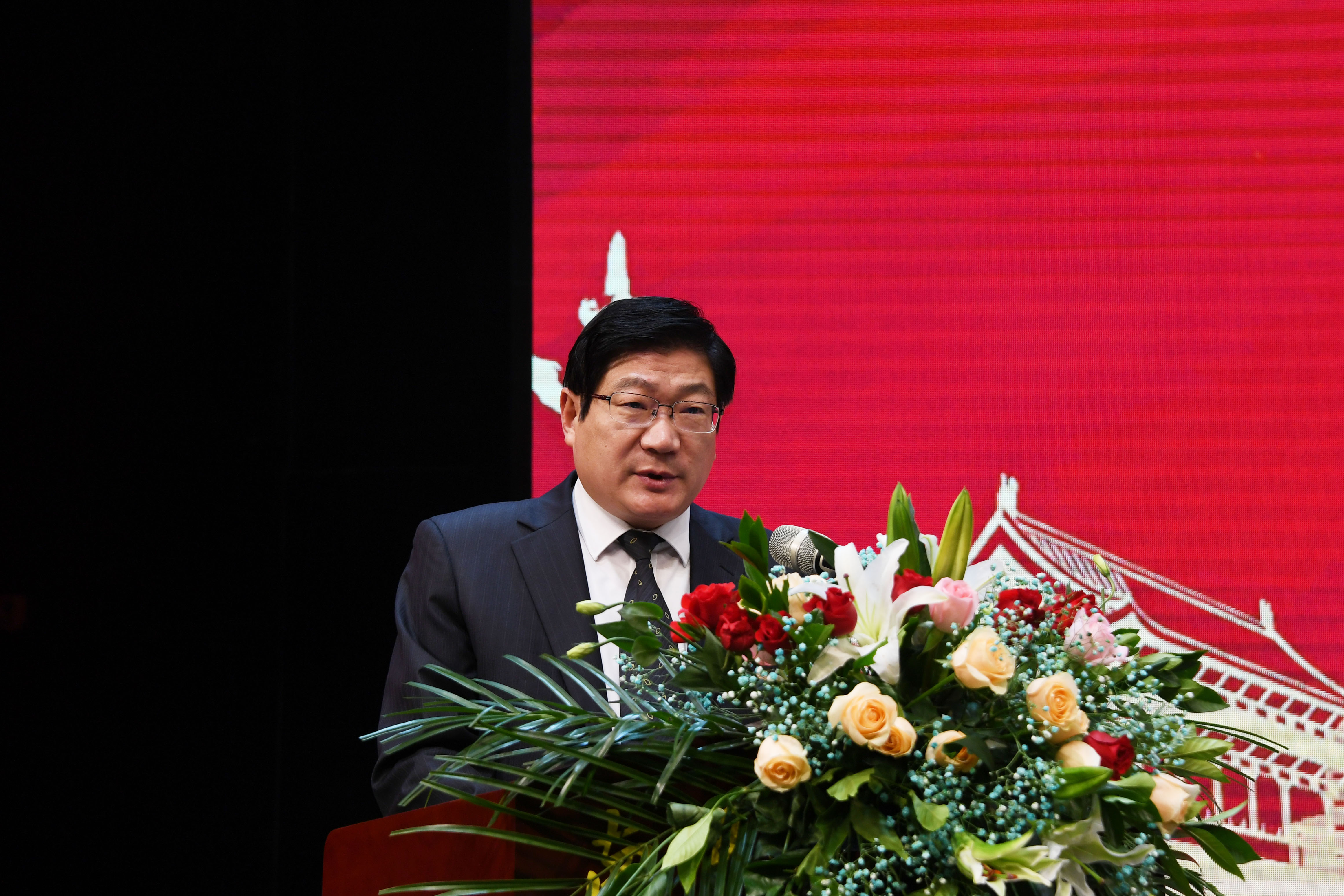 3南阳师范学院党委书记卢志文致辞.jpg