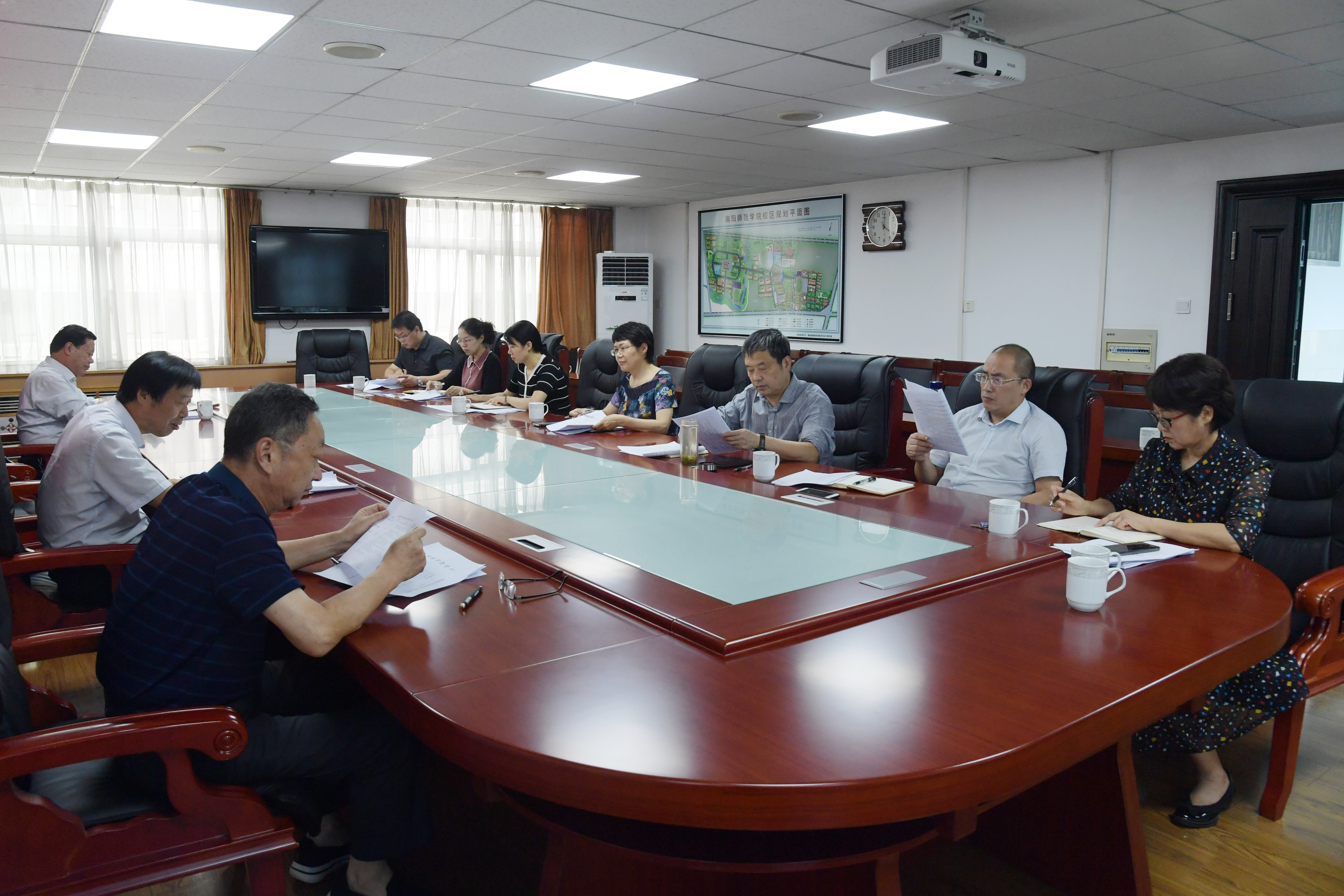 2.会议现场.JPG