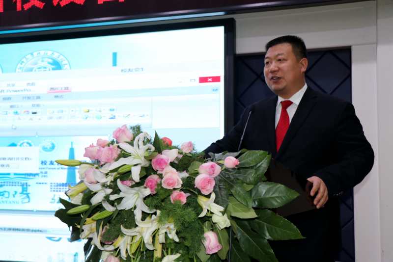 3.驻马店校友会会长王泽羽发言.jpg