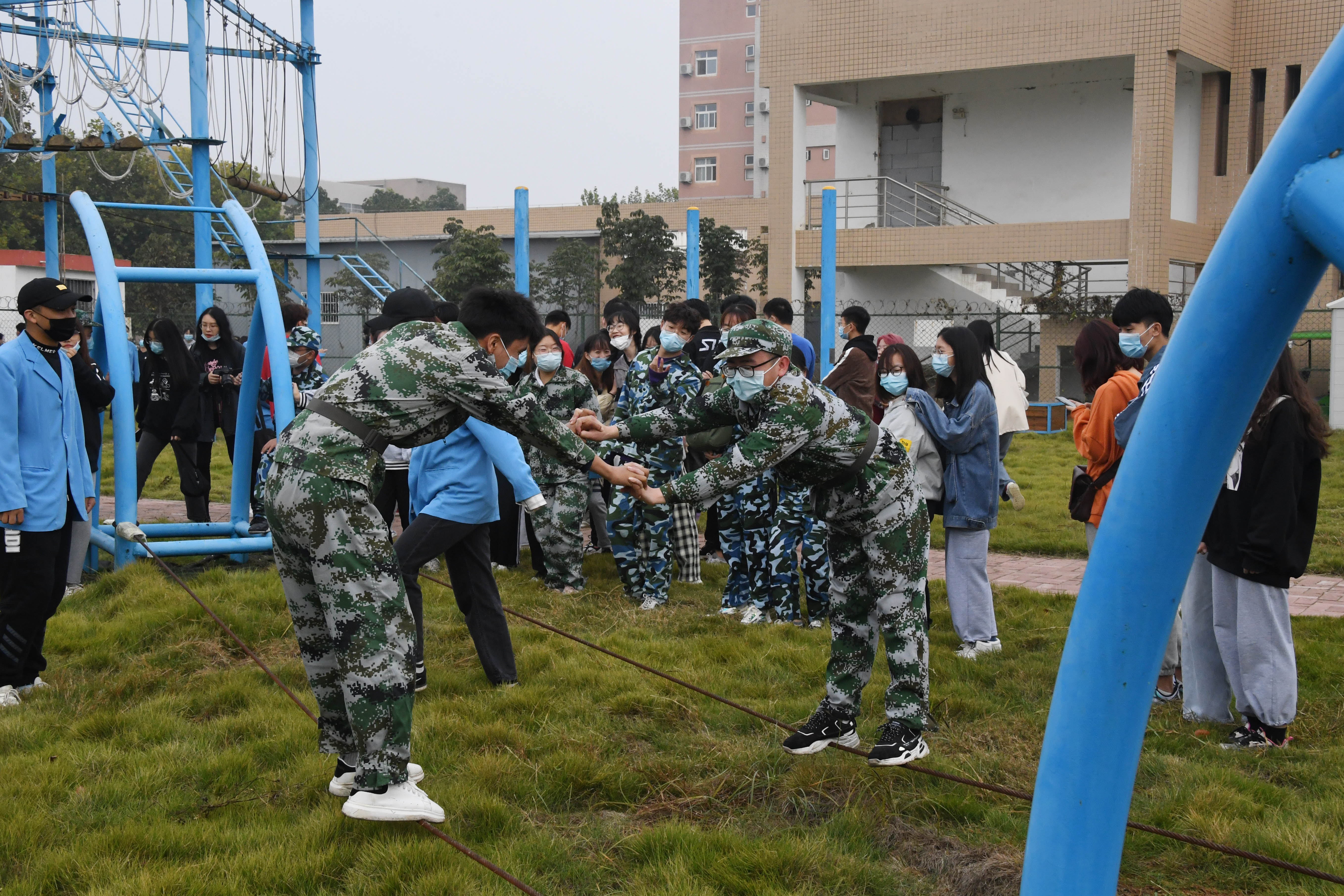 4素质拓展训练现场.JPG