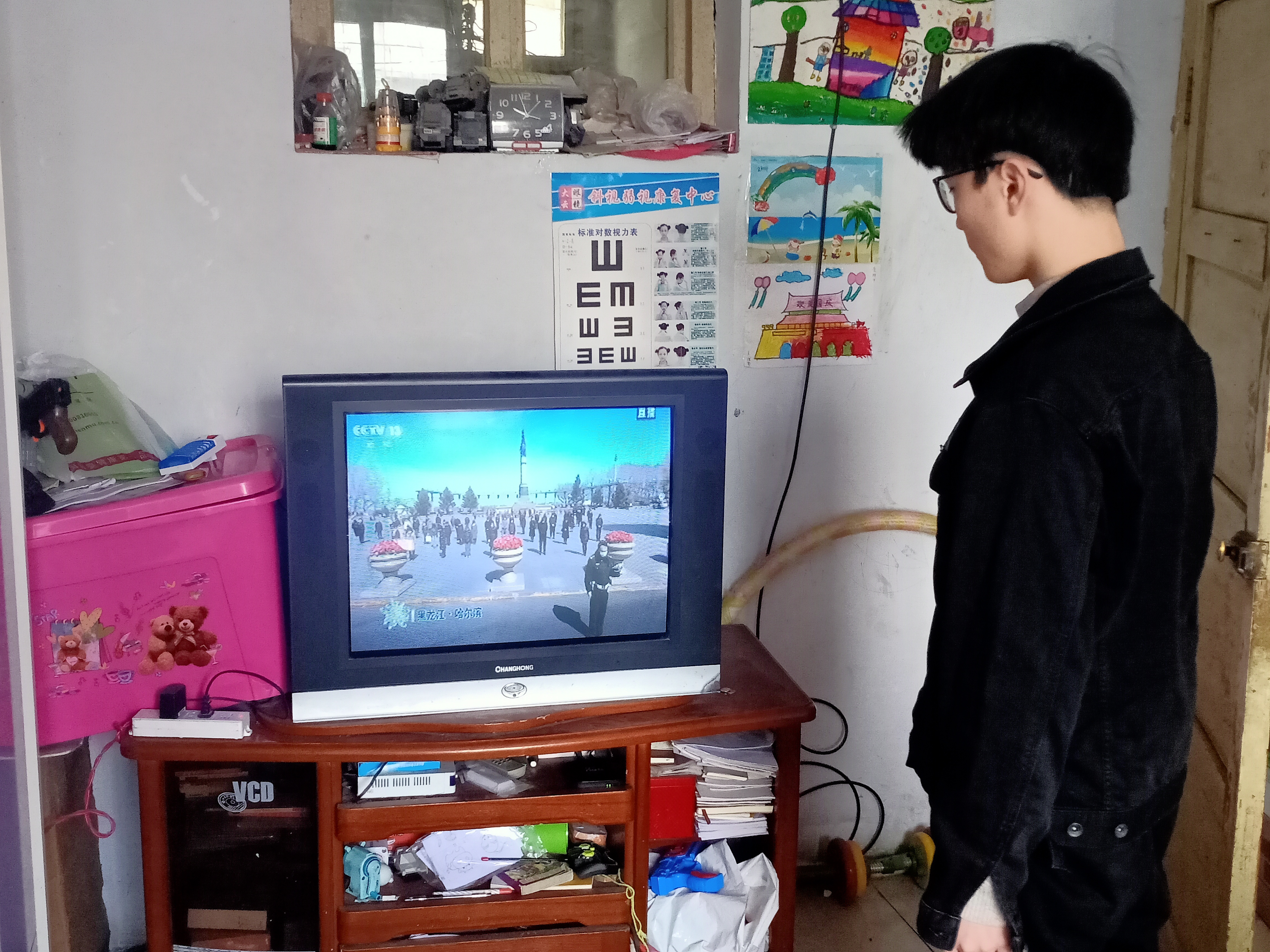 文史学院学生观看新冠肺炎疫情牺牲烈士和逝世同胞特别直播.jpg