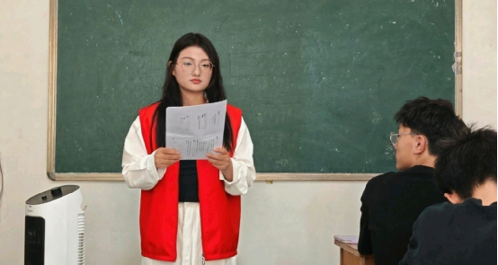 屈晓丹.png