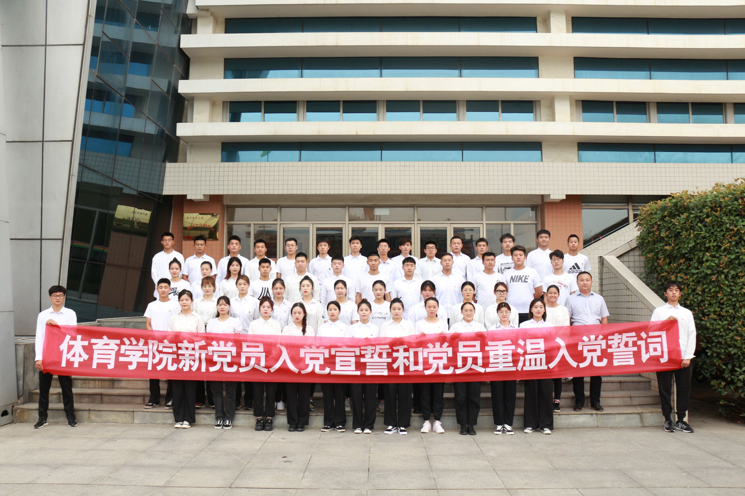 2.活动现场.jpg