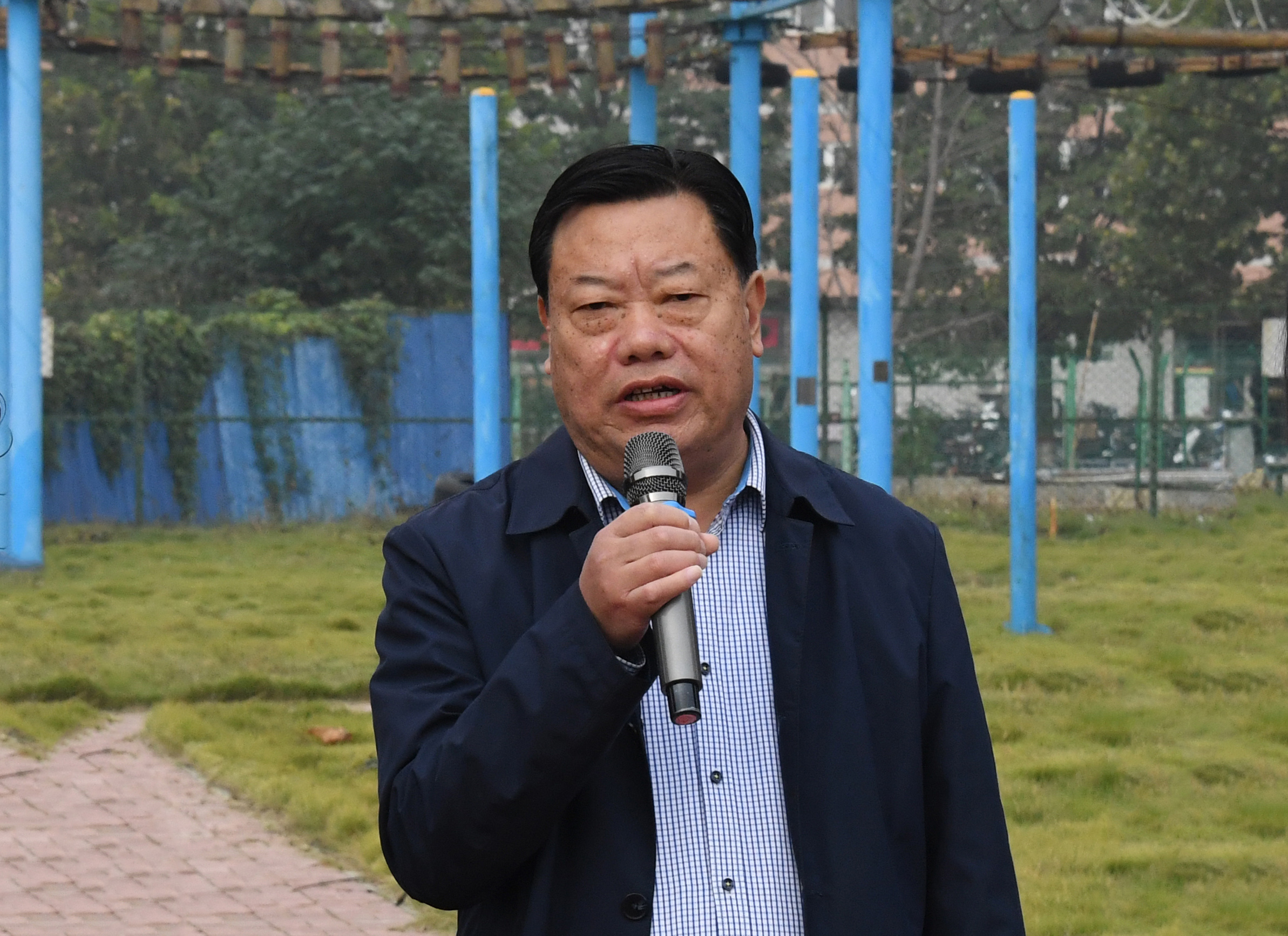 2校党委副书记谢冰松宣布活动开幕.JPG
