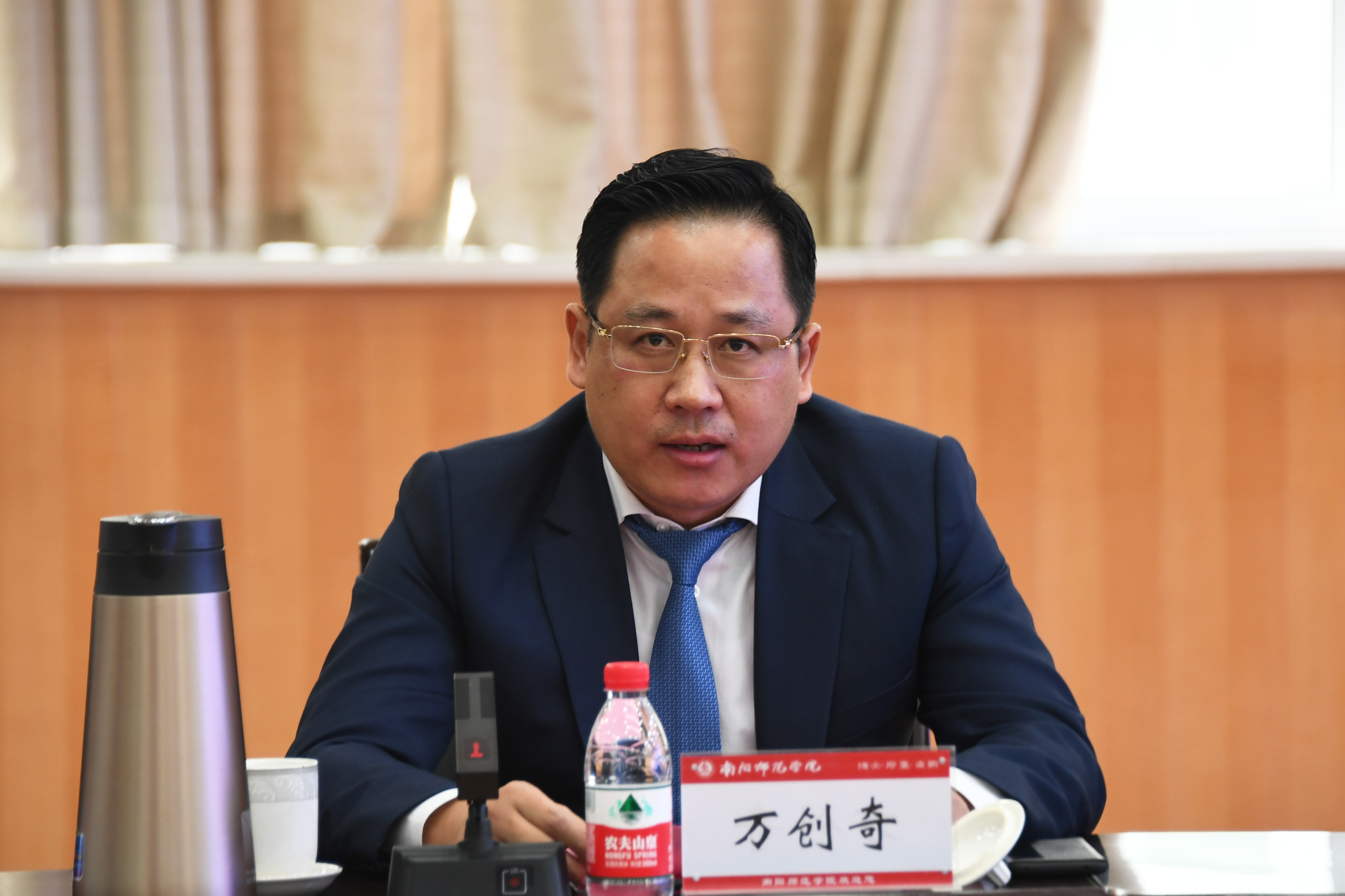 2卧龙电气南阳防爆集团董事长万创奇致辞.jpg